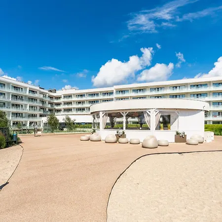 Апартаменты Polanki Aqua 3-pokojowy -premium- Family - Baseny, Wellness I Blisko Morza Garage & Pool Access *