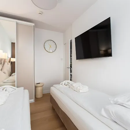 Polanki Aqua 3-pokojowy -premium- Family - Baseny, Wellness I Blisko Morza Garage & Pool Access Колобжег