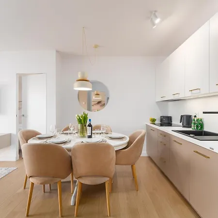 Апартаменты Polanki Aqua 3-pokojowy -premium- Family - Baseny, Wellness I Blisko Morza Garage & Pool Access Колобжег