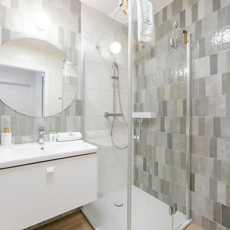 Polanki Aqua 3-pokojowy -premium- Family - Baseny, Wellness I Blisko Morza Garage & Pool Access Апартаменты *