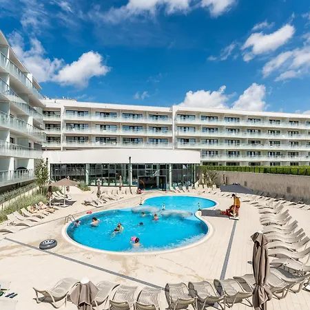 아파트 Polanki Aqua 3-pokojowy -premium- Family - Baseny, Wellness I Blisko Morza Garage & Pool Access *